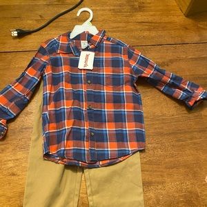 Carters boys outfit 4t. Shirt and pants